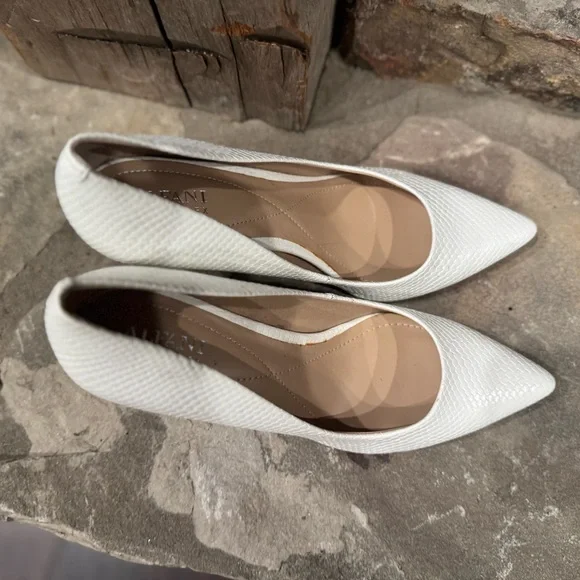 Elegant White Women's Heels - Picture 2 of 3